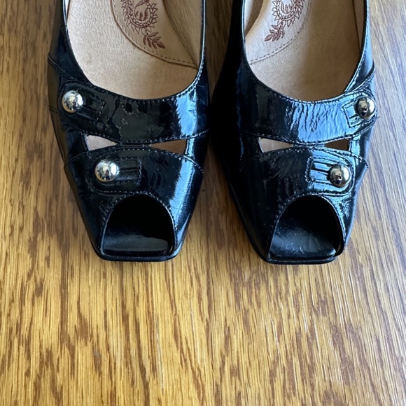 **SOFFT* Black x Beige Peep Toe Low Heels Size 10 - Picture 3 of 8